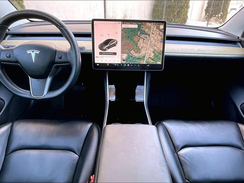 Used 2019 Tesla Model 3 Long Range image 16