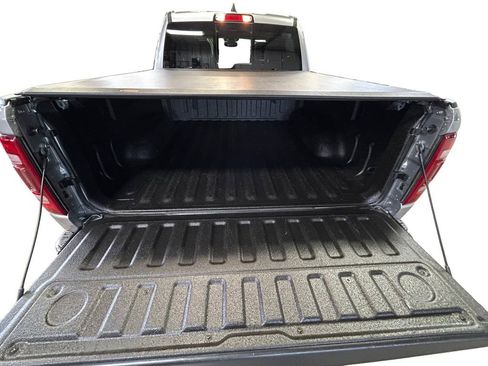 Used 2019 RAM 1500 Laramie AWD/4WD image 19
