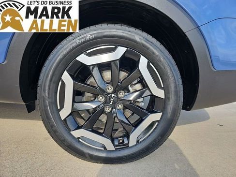 Used 2025 Kia Telluride S image 32