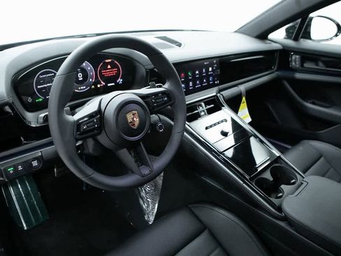 New 2025 Porsche Panamera 4 image 4