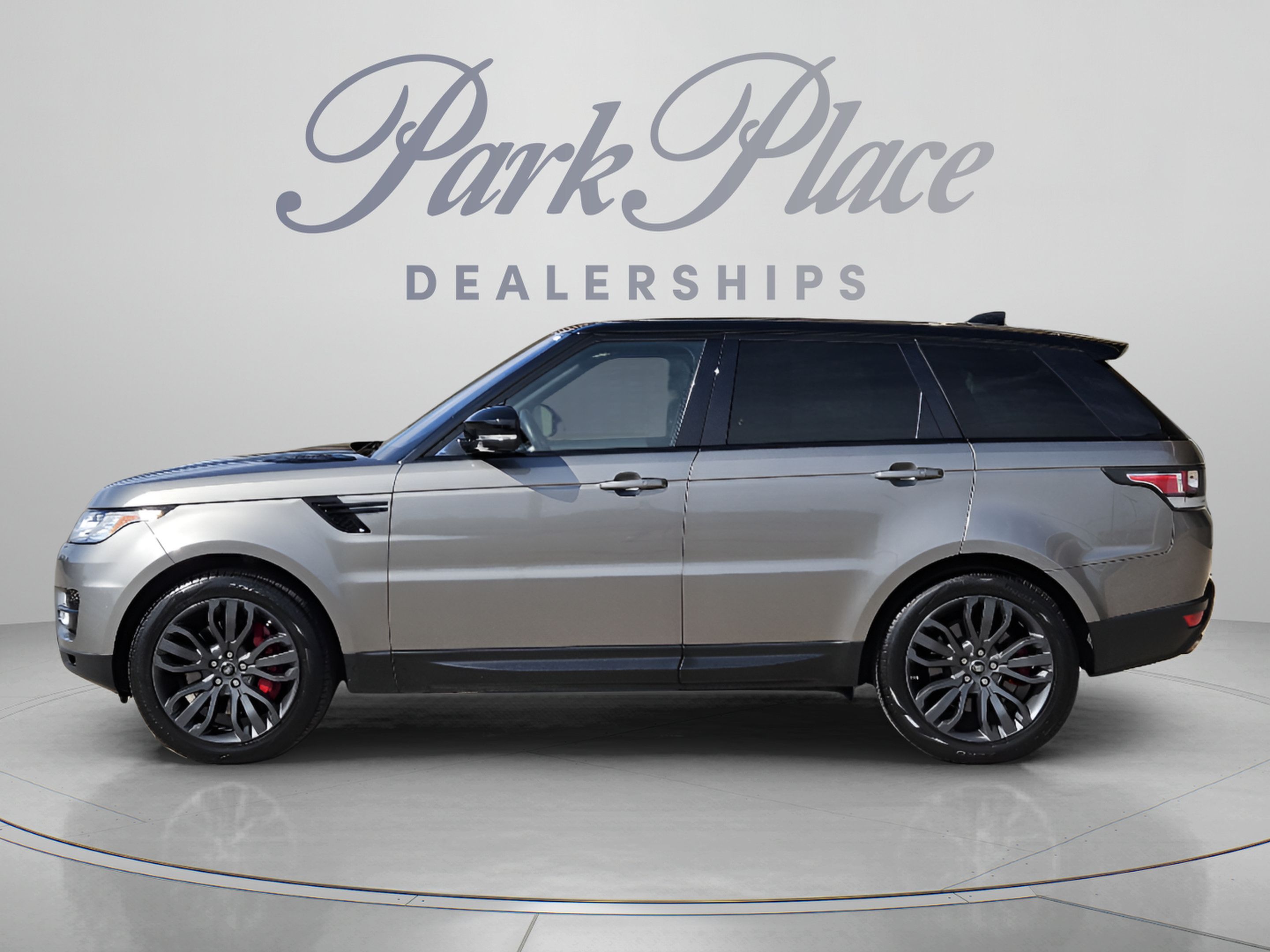 Used 2017 Land Rover Range Rover Sport Supercharged AWD/4WD image 2