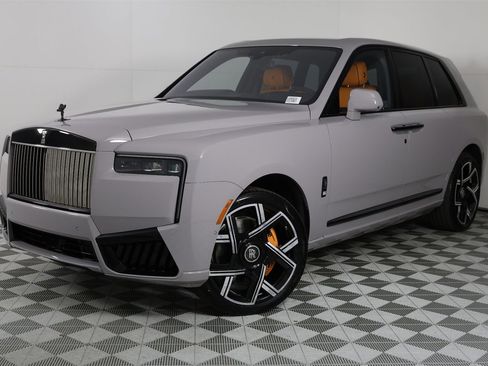 New 2026 Rolls-Royce Cullinan Black Badge image 40