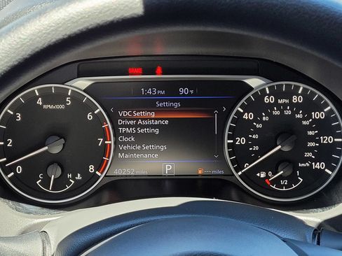 Used 2024 Nissan Altima 2.5 SV FWD image 28