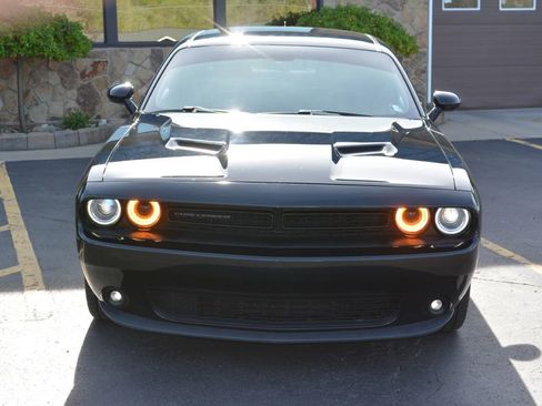 Used 2016 Dodge Challenger SXT Plus RWD image 3
