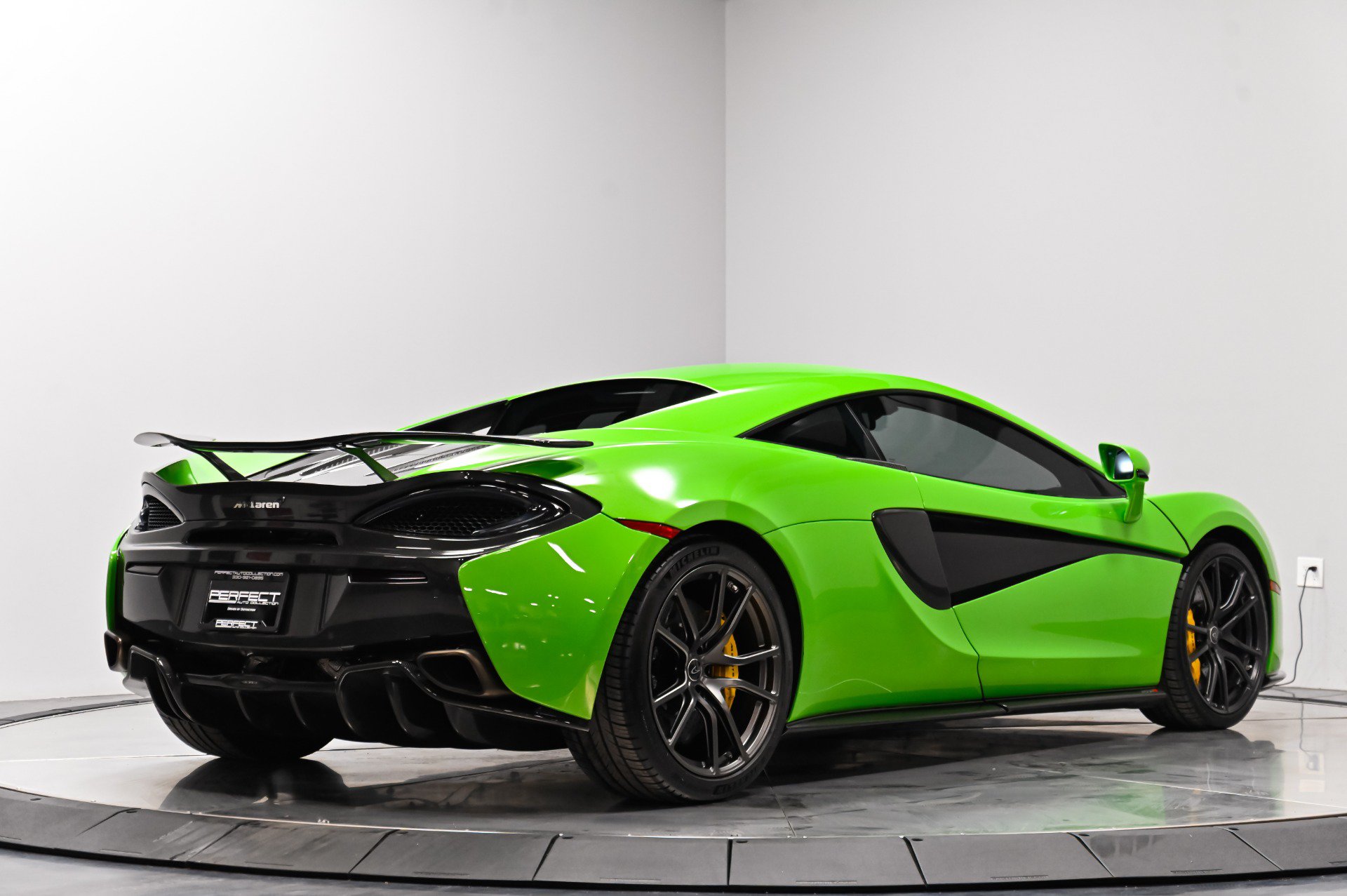 Used 2016 McLaren 570S Coupe RWD image 46