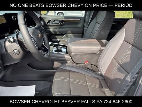 New 2026 Chevrolet Suburban High Country AWD/4WD image 4