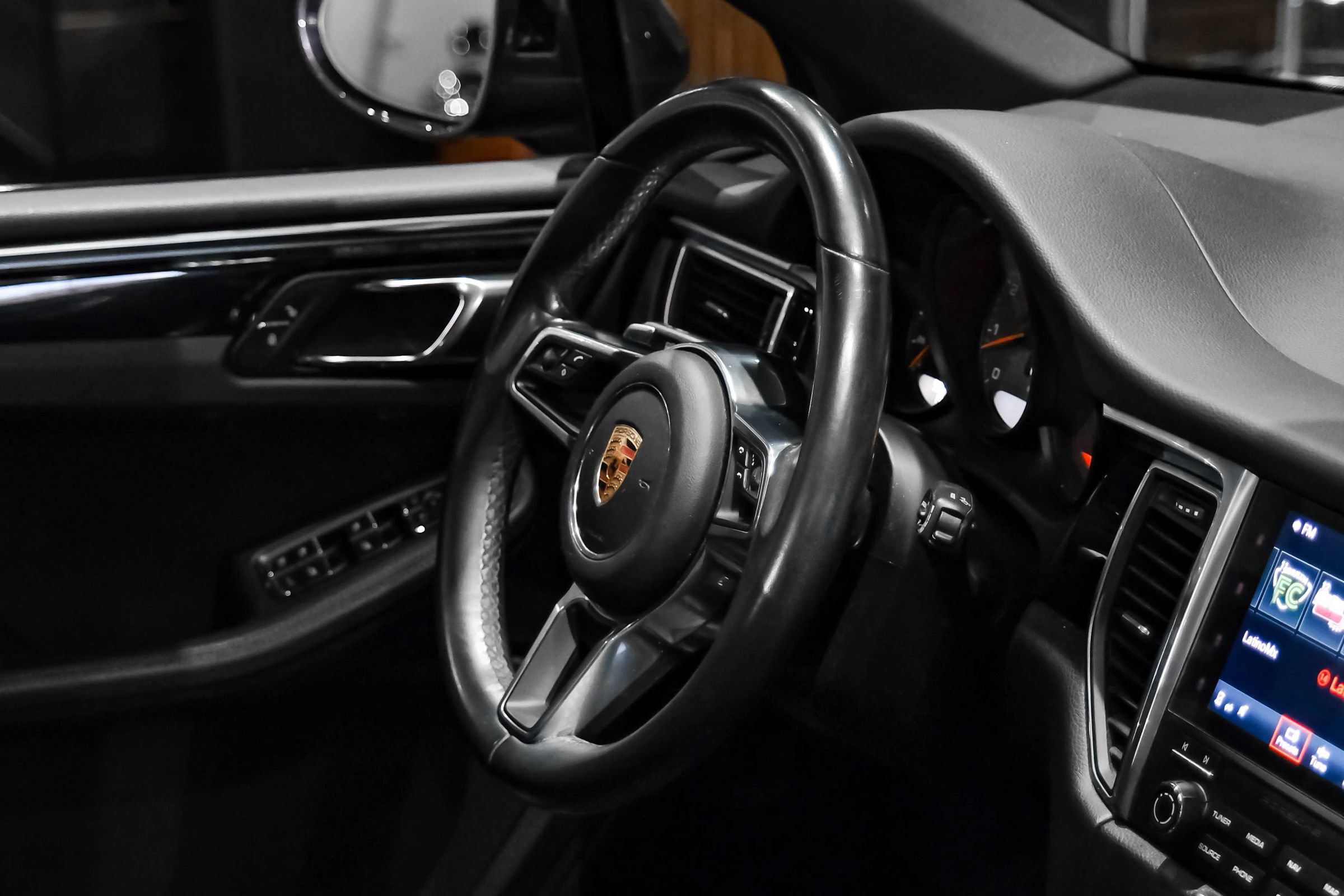 Used 2017 Porsche Macan S AWD/4WD image 17