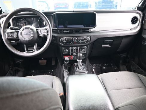 Used 2024 Jeep Wrangler Unlimited AWD/4WD image 39