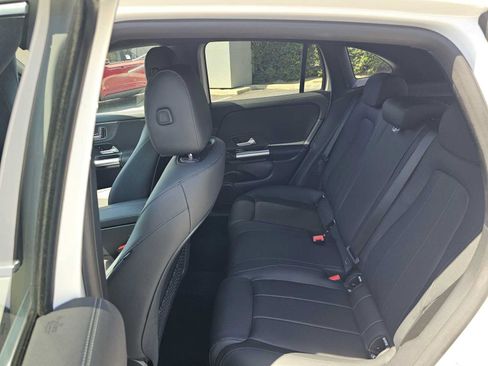 Used 2025 Mercedes-Benz GLA 250 image 16