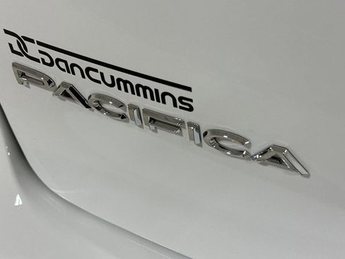 New 2026 Chrysler Pacifica Select AWD/4WD image 27
