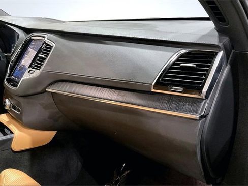 Certified 2024 Volvo XC90 T8 Ultimate w/ Protection Package Premier image 17