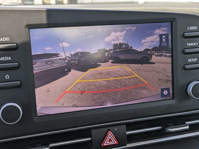Used 2023 Hyundai Elantra SE FWD image 25
