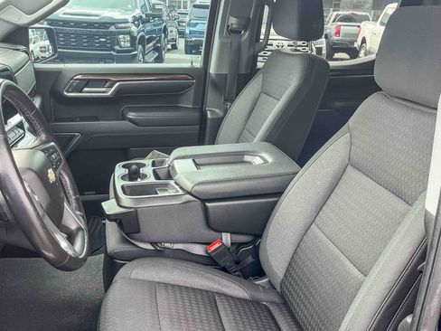 Used 2022 Chevrolet Silverado 1500 LT image 9