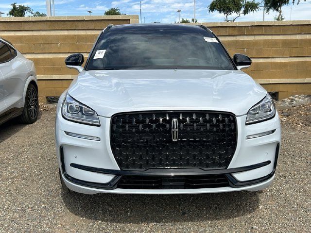 Used 2025 Lincoln Corsair Grand Touring w/ Equipment Group 302A AWD/4WD image 3