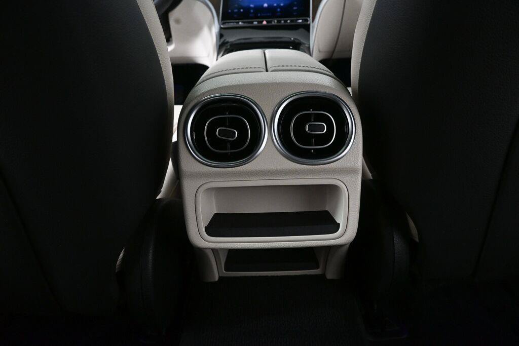 Certified 2024 Mercedes-Benz C 300 Sedan image 5
