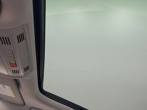New 2026 Volkswagen Jetta SE FWD image 28