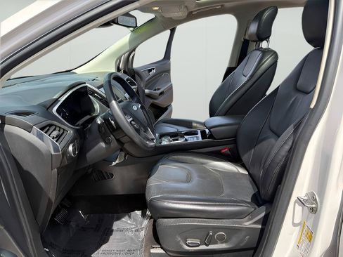 Used 2019 Ford Edge Titanium w/ Cold Weather Package AWD/4WD image 11