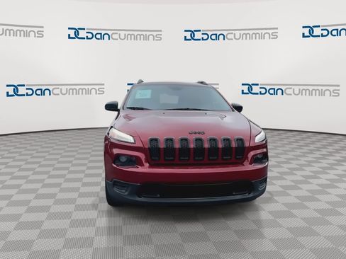 Used 2017 Jeep Cherokee Sport w/ Cold Weather Group AWD/4WD image 3