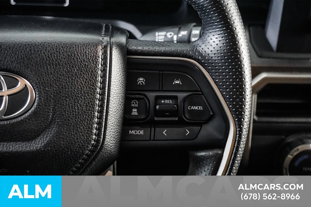 Used 2025 Toyota 4Runner SR5 AWD/4WD image 25