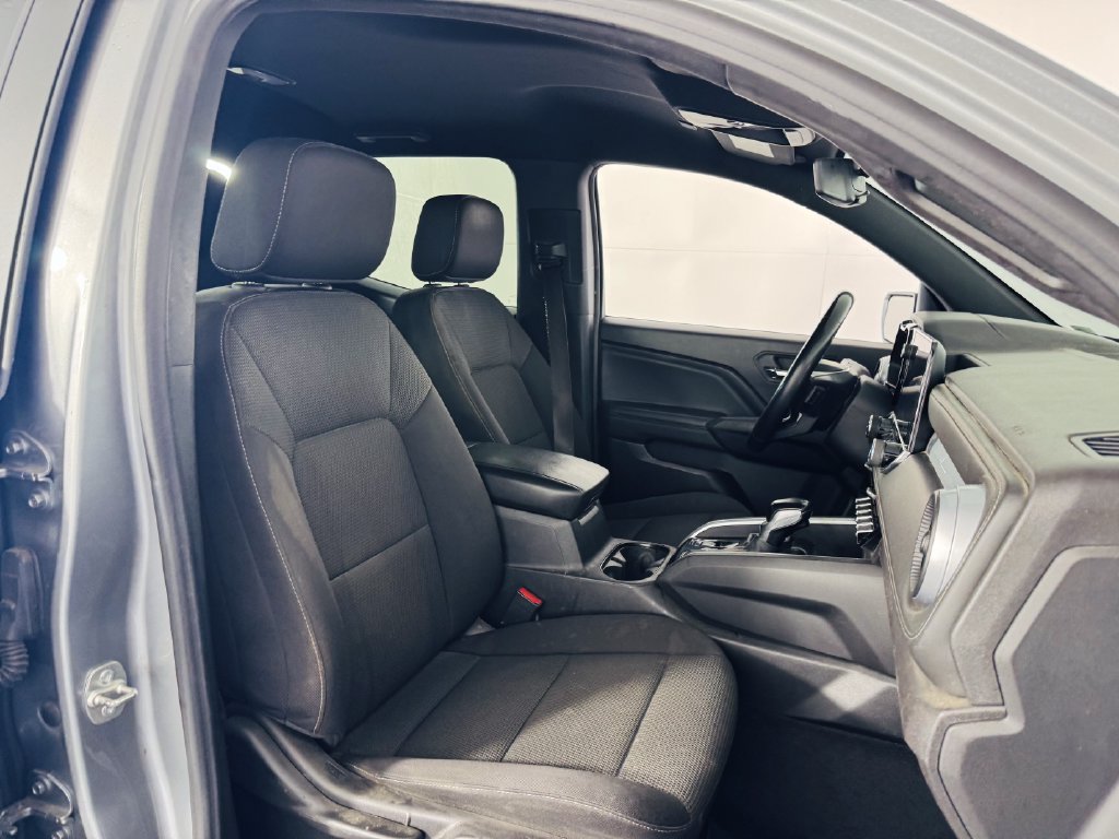 Used 2024 Chevrolet Colorado LT RWD image 29