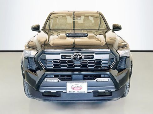 Used 2025 Toyota Tacoma TRD Sport RWD image 2