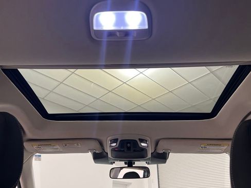 Used 2023 Subaru Outback Premium image 40