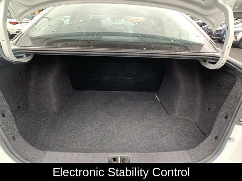 Used 2025 Nissan Versa S FWD image 27