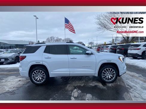 New 2026 GMC Terrain Denali w/ LPO, Floor Liner Package image 2