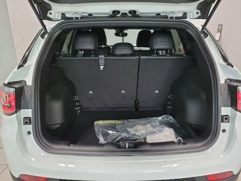 New 2026 Jeep Compass Latitude AWD/4WD image 8