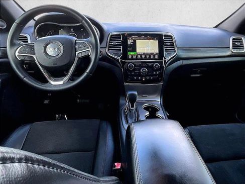 Used 2019 Jeep Grand Cherokee Altitude image 16