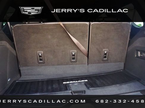 Used 2023 Cadillac Escalade Premium Luxury AWD/4WD image 26