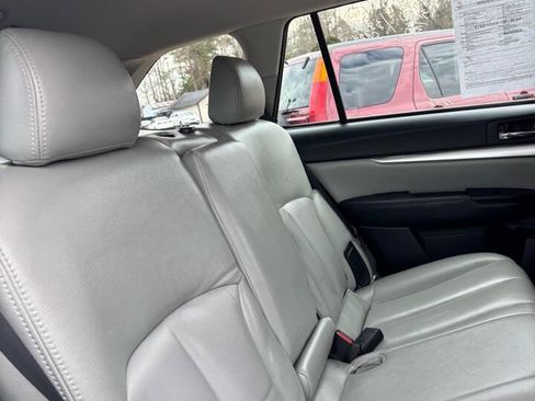Used 2011 Subaru Outback 2.5i image 24