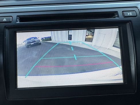 Used 2014 Toyota Camry L image 22