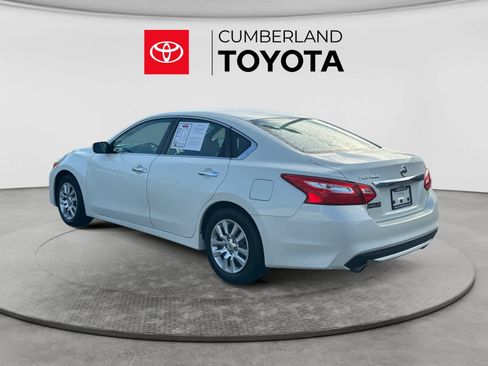 Used 2016 Nissan Altima 2.5 S w/ Power Driver Seat Package FWD image 3