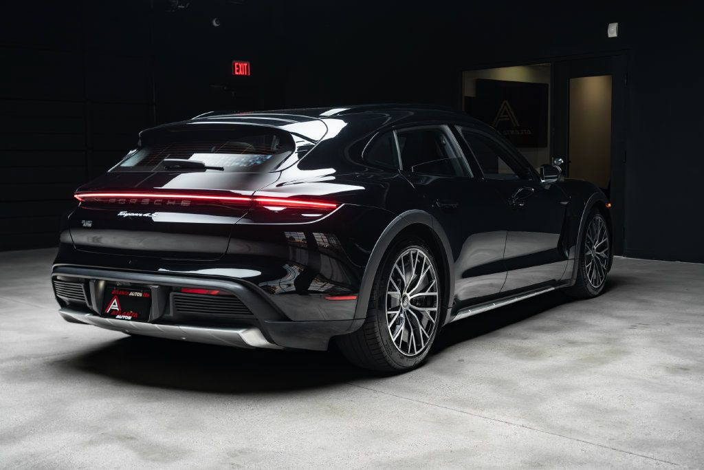 Used 2024 Porsche Taycan 4S w/ Premium Package AWD/4WD image 12