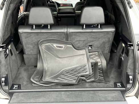 Used 2022 BMW X7 M50i image 25