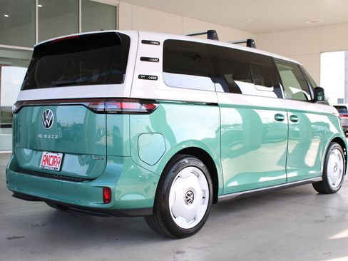New 2025 Volkswagen ID. Buzz 1st Edition image 3