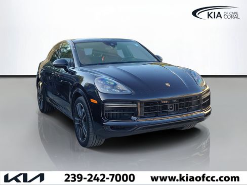 Used 2020 Porsche Cayenne Turbo AWD/4WD image 1