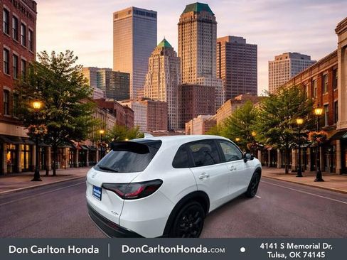 Certified 2025 Honda HR-V Sport image 4