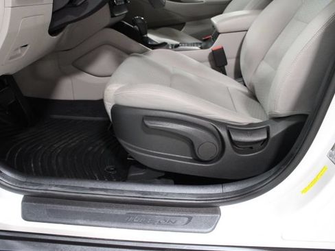 Used 2019 Hyundai Tucson SE FWD image 18