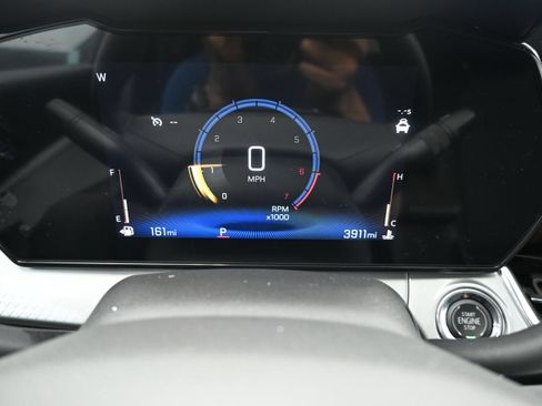 Used 2025 Chevrolet Trax LT w/ LT Convenience Package FWD image 14