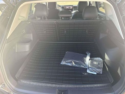 New 2026 Volkswagen Tiguan SE FWD image 24