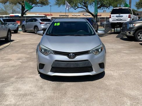 Used 2015 Toyota Corolla LE FWD image 2