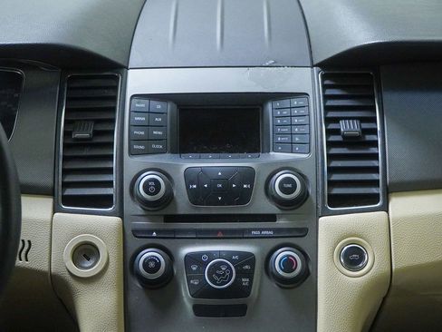 Used 2014 Ford Taurus SE FWD image 23