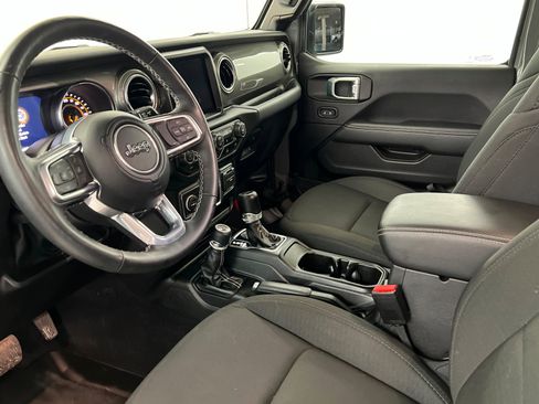 Used 2023 Jeep Wrangler Sahara w/ Cold Weather Group image 15