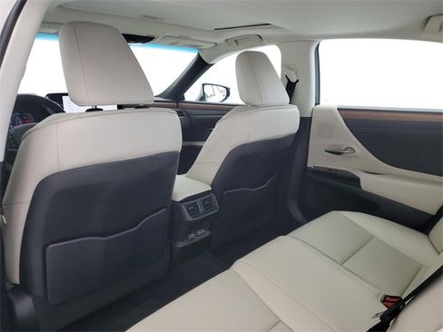 Used 2023 Lexus ES 350 image 14