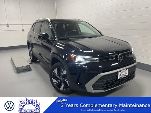 New 2025 Volkswagen Taos SE image 1