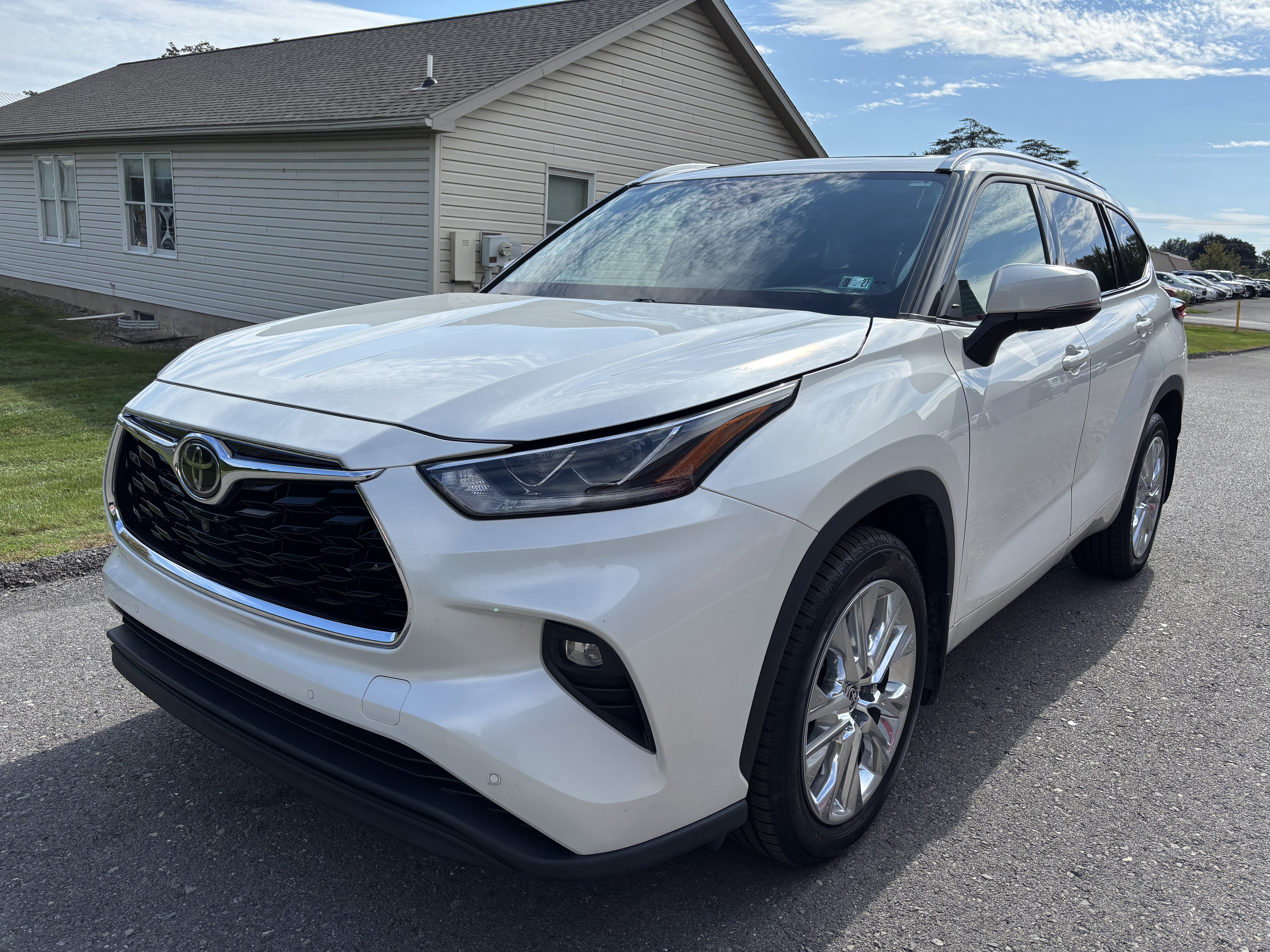 Used 2020 Toyota Highlander Limited AWD/4WD image 8