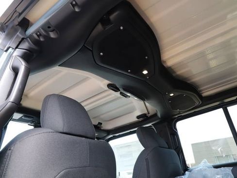 New 2026 Jeep Gladiator Sport AWD/4WD image 19