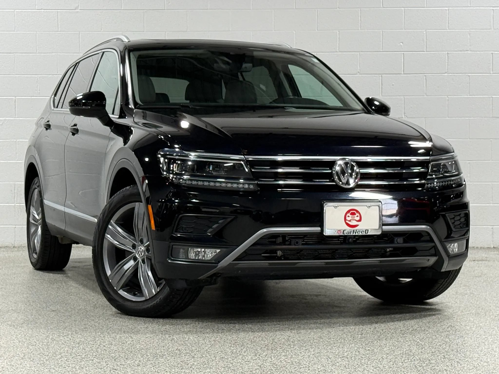 Used 2018 Volkswagen Tiguan SEL Premium AWD/4WD image 4